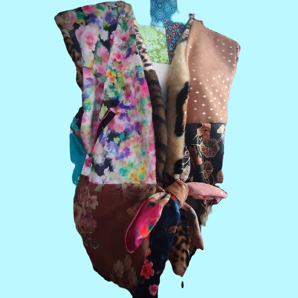 Fluffy short animal print vest - PAULINA'S FRIENDS
