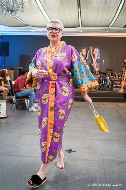 The first PAULINA'S FRIENDS Kimono - PAULINA'S FRIENDS