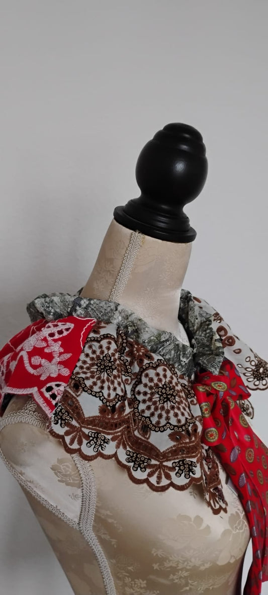 Lace collar