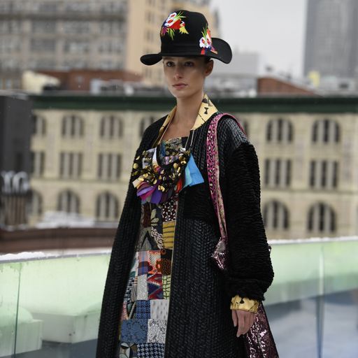 Black Flowers Hat - PAULINA'S FRIENDS