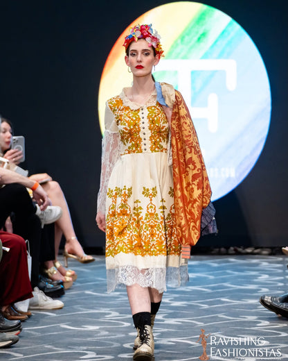 Folklore dress with lace sleeves - PAULINA'S FRIENDS