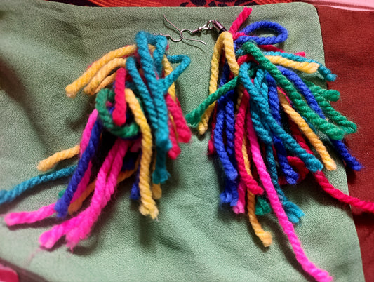 Funny yarn earings - PAULINA'S FRIENDS