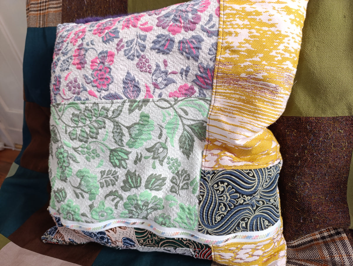 Lilla curry green flowers pillow - PAULINA'S FRIENDS